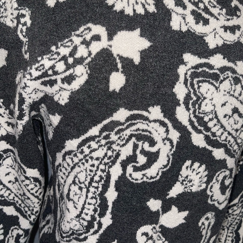 Ophelia Roe grey white paisley long sleeve v-neck cardigan sweater womans S - Picture 3 of 9